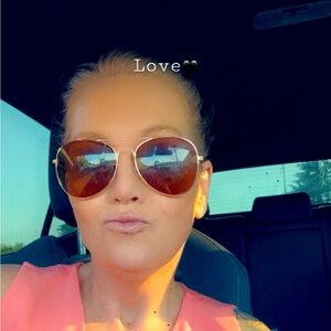 Meet your Posher, Tracy